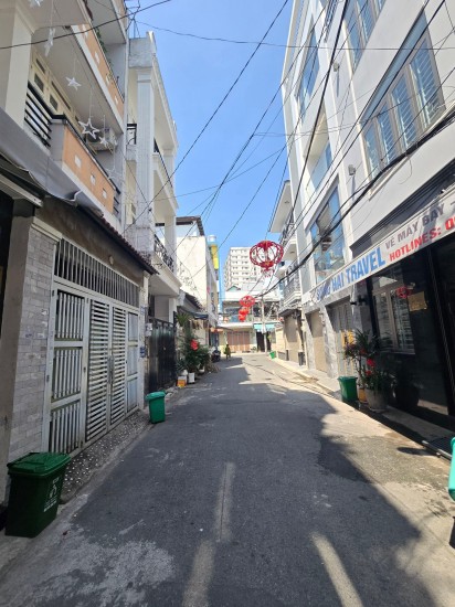 Nhà 5 tầng 60m2, hẻm 6m sát chợ Tân Hương, Tân Phú