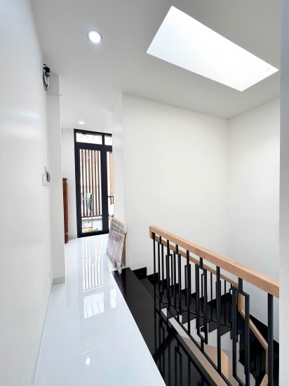 BÁN NHÀ 3 TẦNG MỚI XÂY KHU VỰC TÂN SƠN NHÌ, HẺM XE HƠI 6M THÔNG THOÁNG GẦN TRƯỜNG CẤP 2, 9.x Tỷ