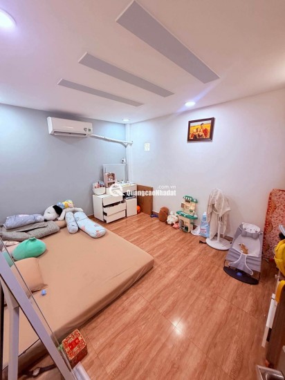 NHÀ ĐẸP TÂN PHÚ 5 TẦNG NGAY TRUNG TÂM CHỈ 9 TỶ