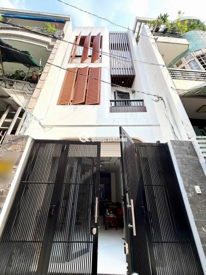 Nhà 3 tầng mới xây,khu Tân Sơn Nhì giá 9.9x tỷ