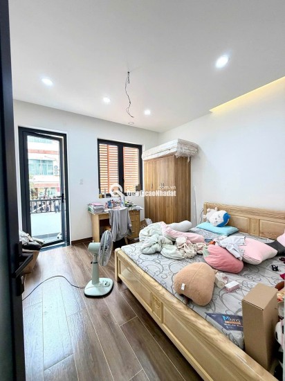 Nhà 3 tầng mới xây,khu Tân Sơn Nhì giá 9.9x tỷ