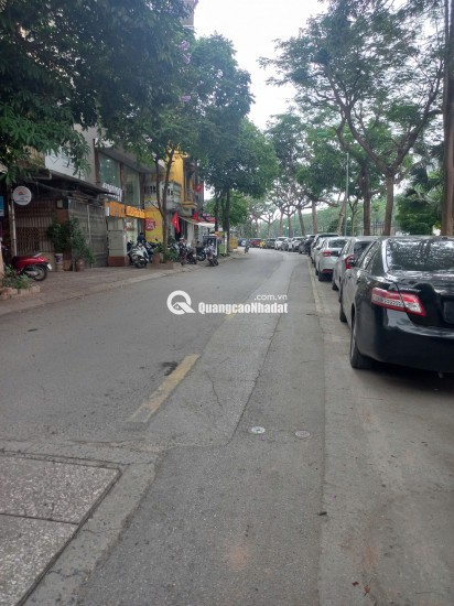 Cho thuê nhà mặt phố Nguyễn Đình Hoàn kinh doanh sầm uất