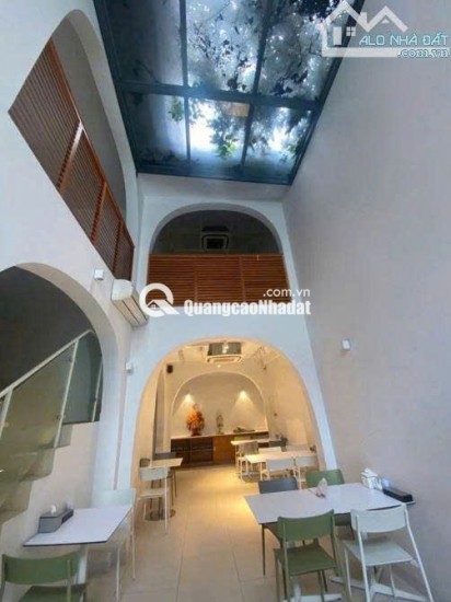 Biệt thự hàng hiếm thuộc vị trí cốt lõi trung tâm trong khu vực