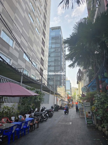 Biệt thự hàng hiếm thuộc vị trí cốt lõi trung tâm trong khu vực