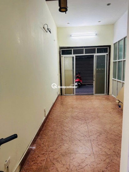Cho thuê mặt bằng tầng 1 tại nhà số 10 ngõ 22 phố Đỗ Quang  phường Trung Hòa, quận Cầu Giấy, Hà Nội.