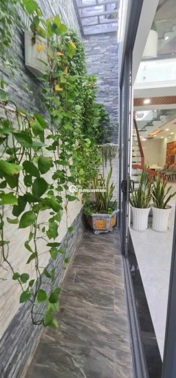 Nhà đẹp xây kiên cố 5 tầng – 4PN 5WC – Hẻm ô tô nhỏ – Dọn vào ở ngay – Vị trí gần Tân Kỳ Tân Quý – Giá tốt 8 tỷ