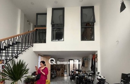 BÁN NHÀ MỚI XÂY THẠNH LỘC 15- 70M2- 5 TẦNG- HẺM XE HƠI THÔNG- TẶNG FULL NỘI THẤT- CHỈ 7,5 TỶ THƯƠNG LƯỢNG .