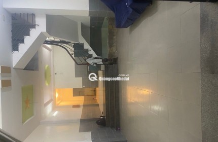 QUẬN 12 - - Kết cấu 2 tầng BTCT, gồm sân để xe, phòng khách, bếp, 4PN, 3WC