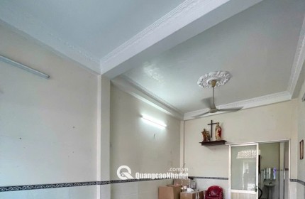 Nhà 3 tầng,hẻm 6m,gần chợ Tân Phú,gần đường Lũy Bán Bích,7.x tỷ