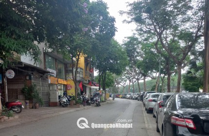 Cho thuê nhà mặt phố Nguyễn Đình Hoàn kinh doanh sầm uất