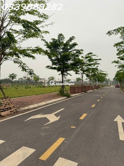 Tiết lộ lô đất 100m2 gần Đại học Quốc Gia, khu vực trung tâm Hòa Lạc. Phù hợp xây trọ, đầu tư sinh lời, kết nối Metro 5 – Quốc Lộ 21. Liên hệ xem đất