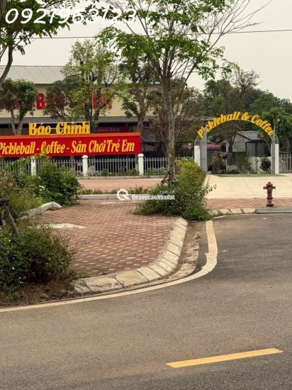 Duy nhất lô đất 100m2 gần Metro số 5, khu vực trung tâm Hòa Lạc. Phù hợp xây trọ, đầu tư sinh lời, kết nối Metro 5 – Quốc Lộ 21. Liên hệ xem đất ngay.