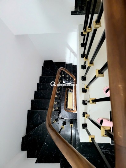 Bán nhà 6 tầng NGÔ XUÂN QUẢNG thang máy phun nội thât oto đỗ cửa giá chỉ nhỉnh 8 tỷ