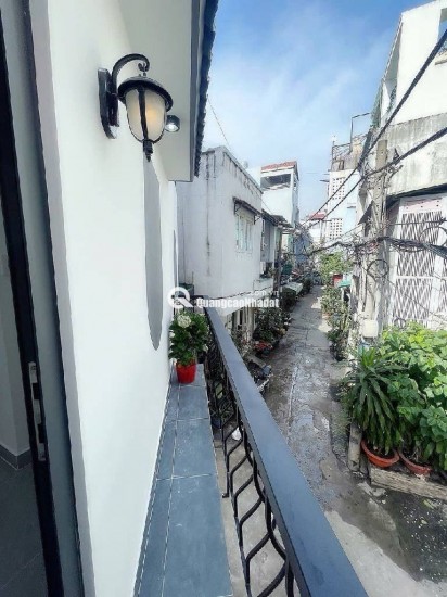 Tài chính hơn 2 tỷ, chọn gì ở Tân Bình?
 Nhà 3 tầng Âu Cơ
 1 trệt 2 lầu + sân thượng
 Tiện ích xung quanh đủ
 Sổ hồng riêng
 Mr Hải Từ