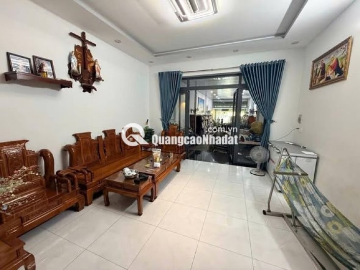 + BÁN NHÀ LÊ VĂN KHƯƠNG QUẬN 12
+ Dt : 4.4m x 15m 63m2
+ Kc : 3 tầng 3pn
+ Giá : 7 Tỷ