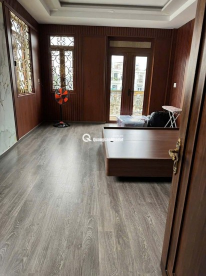 LÊN SÓNG NHÀ ĐẸP XE HƠI ĐẬU CỬA.