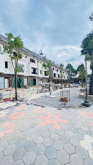 Cần bán nhà phố vị trí đẹp nhất dự án Ecopalace, trục chính TTTM, 2 mặt tiền, 5 tầng, giá đầu tư
