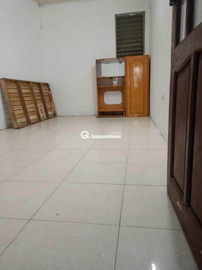 Cho thuê nhà ở 45m2 x 2 tầng khép kín tại ngõ 2 đại từ gần bến xe giáp bát Giá 5.5 triệu/tháng