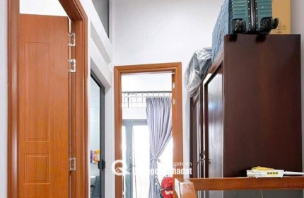  NHÀ ĐEP Q4. CAN GOC MAT TIEN DUONG SO. 2 TANG . CHI 5 TY NHINH