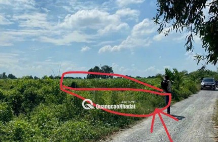 KẸT  TIỀN CẦN BÁN LÔ ĐẤT 2 MẶT TIỀN :DT 8M X 86= 688M2 CHỈ 1.6 TỶ. LH:0903198949.