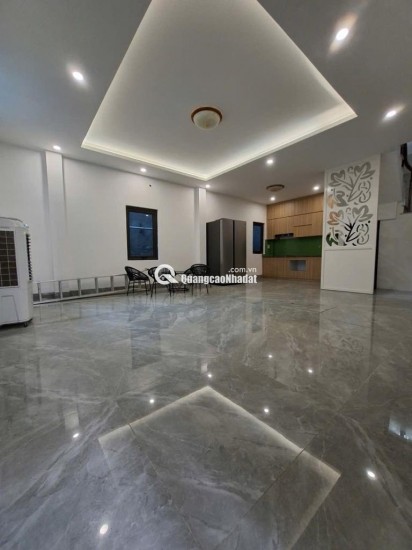BÁN NHÀ - ĐỨC GIANG - VIỆT HƯNG - NHÀ 5 TẦNG DÂN XÂY CHẮC CHẮN - MẶT NGÕ Ô TÔ THÔNG - KINH DOANH TỐT - 30M - NHỈNH 7 TỶ