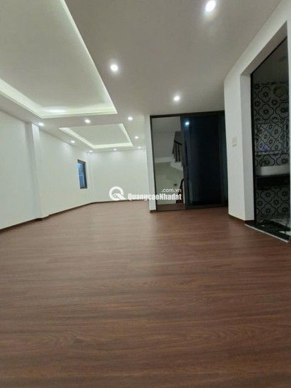 BÁN NHÀ - ĐỨC GIANG - VIỆT HƯNG - NHÀ 5 TẦNG DÂN XÂY CHẮC CHẮN - MẶT NGÕ Ô TÔ THÔNG - KINH DOANH TỐT - 30M - NHỈNH 7 TỶ