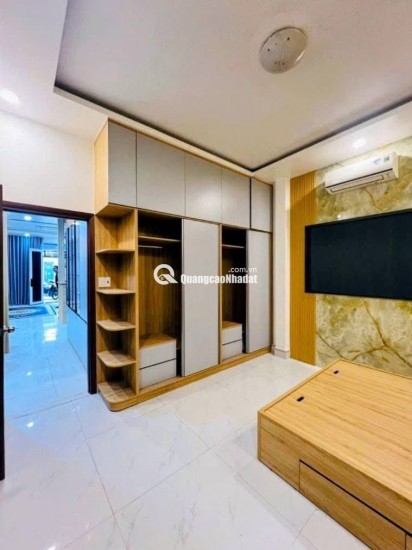 Nhà hẻm xe hơi- 5,6m nở hậu 7m x17m• 2 tầng 6pn