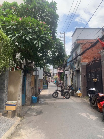 Chính chủ bán nhà HXH 631 Lê Đức Thọ,P16,Gò Vấp.DT:102m2 - Cấp 4,chỉ 10 tỷ.LH:0796991902