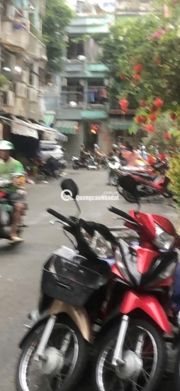 BÁN GẤP NHÀ BÀ HẠT Q10 GẦN ĐƯỜNG XE HƠI CÁCH VÀI BỨOC CHÂN. LH:0909304773