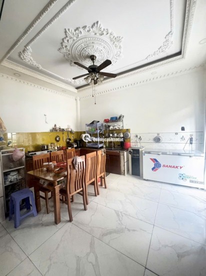 BÁN NHÀ TẠI BÌNH HƯNG HOÀ A. DT 87M2 SHR CHỈ 8.3 TỶ. LH: 0902950730 KHANH.