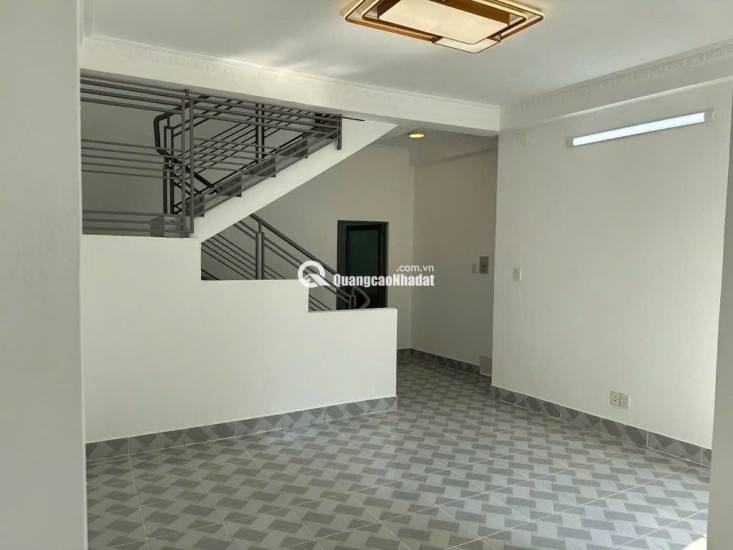  NHÀ MỚI ĐẸP – XE HƠI NGỦ TRONG NHÀ – NGANG 5M NỞ HẬU HIẾM TẠI TÂN PHÚ 