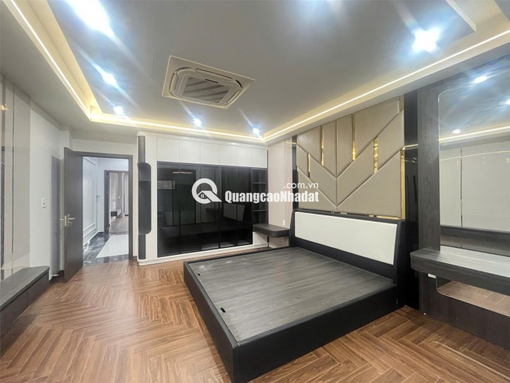 Siêu phẩm nhà đẹp mặt đường Đông Trà 5 tầng thang máy ô tô đỗ cửa kinhdoanh buôn bán tốt