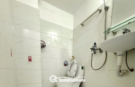 ► TÔI CHÍNH CHỦ BÁN NHÀ : Nghĩa Đô(  gần Hồ Tây).Giữa chợ Bái Ân. Ô tô đỗ cổng