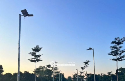 ĐHQG không phải là tiện ích, mà là nguồn tiền. Mỗi mùa nhập học là một làn sóng thuê trọ. Ai có đất gần đây là người thu tiền đều.
Không phải ngẫu
