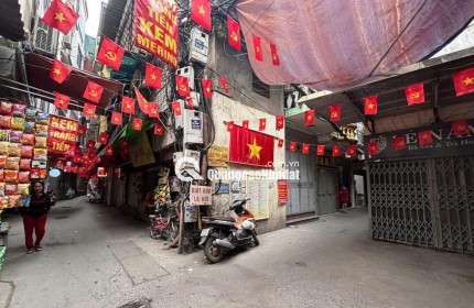3.9  TỶ - HÀNG NHỎ HIẾM CÓ KHÓ TÌM-SỔ ĐỎ HOA HẬU , MẶT TIỀN 4M- CHỈ 2NGOẶT RA MẶT PHỐ TÔN ĐỨC THẮNG- NGÕ NÔNG, RỘNG - TRƯỚC NHÀ XE MÁY QUAY ĐẦU THOẢI