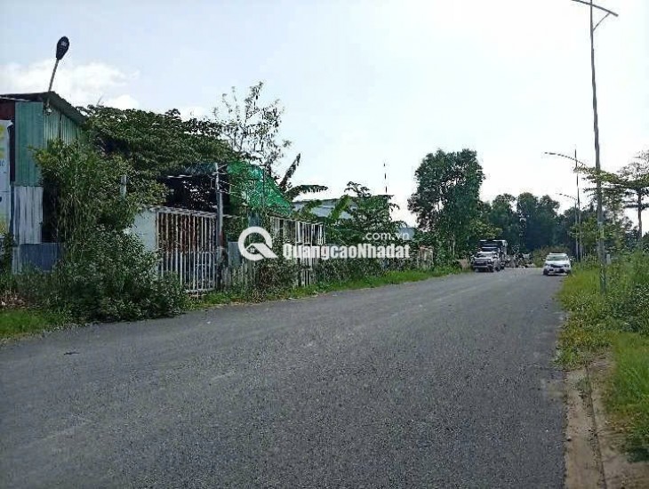 BÁN 500M ĐẤT TẠI CẦN THƠ, CÓ KHO SẲN BAO QUANH ĐẤT, MẶT TIỀN 27M, MẶT LỘ NHỰA 18M. LH:0798441899