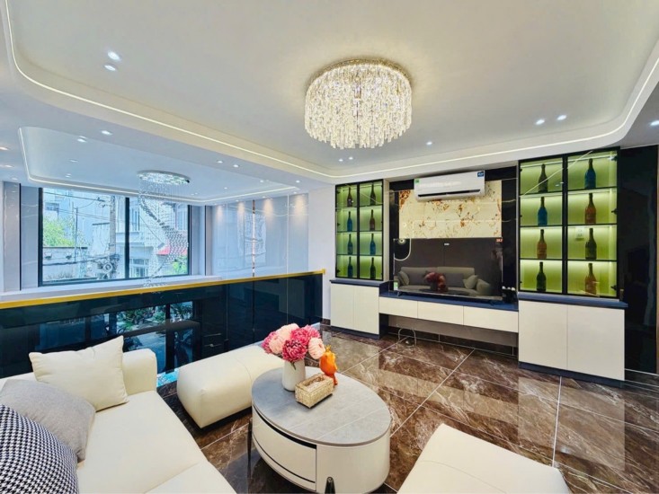 SIÊU PHẨM NGAY PHƯỜNG 10(CŨ)-10PHÚT DI CHUYỂN ĐẾN SÂN BAY -NHÀ NỞ HẬU- 5 TẦNG BTCT- TẶNG FULL NỘI THẤT