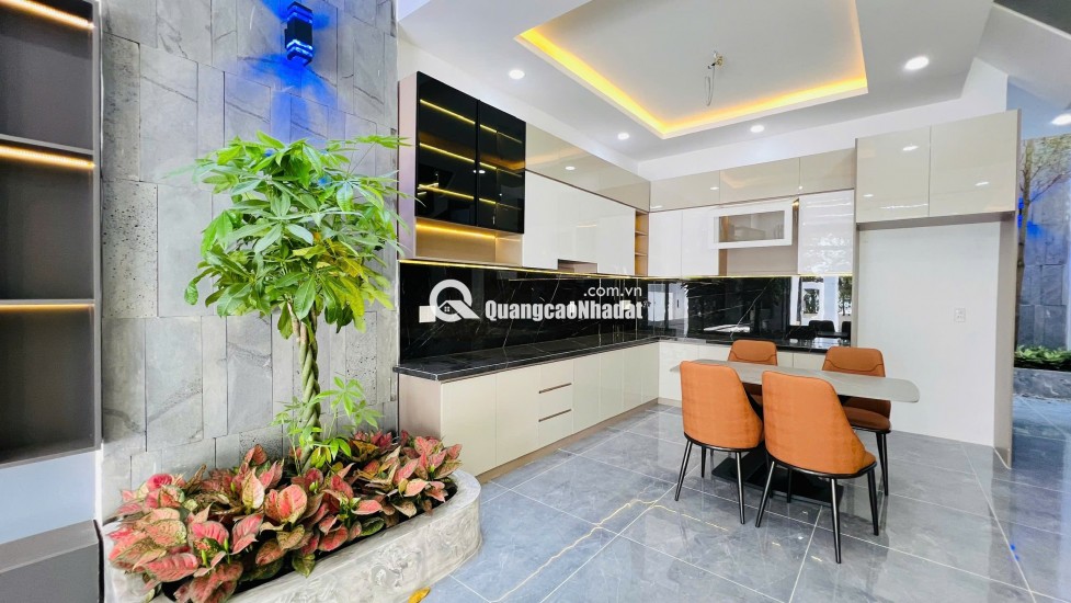 BÁN NHÀ PHỐ 5M X 26M GẦN KCN CẦU TRÀM, SÁT BÌNH CHÁNH