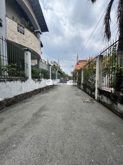 BIỆT THỰ SÂN VƯỜN 313M2 - CHỢ XUÂN THỚI THƯỢNG - FULL NỘI THẤT - 8TỶ960TR LH:0369571337.