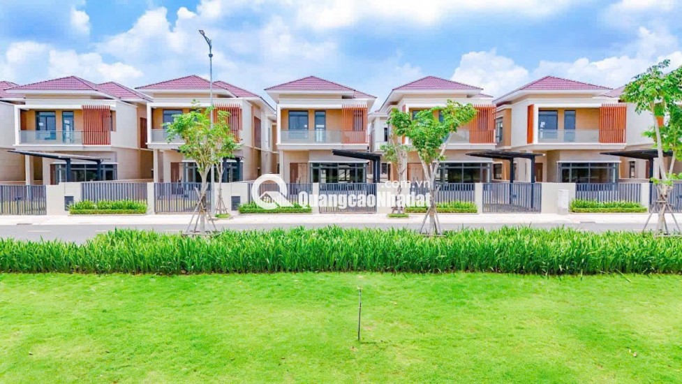 CHỈ 6.8 TỶ CÓ NGAY CĂN BIỆT THỰ 250M2 VIEW SUỐI TRONG KCN VSIP 2, LH:0937995558.