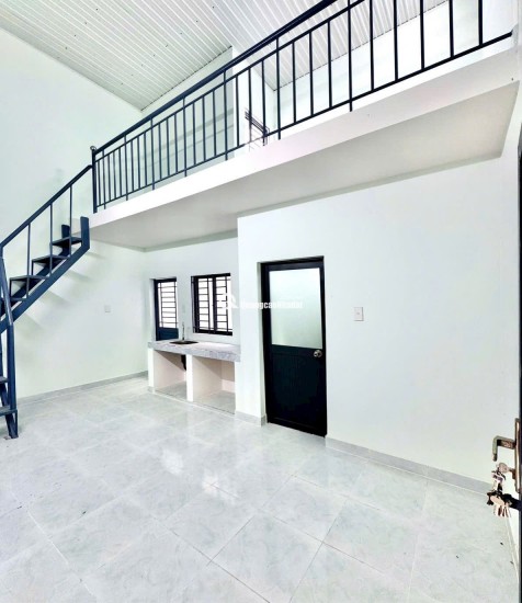 BÁN DÃY TRỌ 300M2 GẦN TTTM VÀ TRƯỜNG HỌC CÓ NGUỒN THU ỔN ĐỊNH