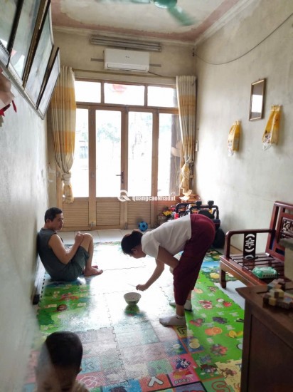 BÁN NHÀ MẶT TIỀN ĐƯỜNG QL1A, DT 43M2 SĐCC 4,5TỶ. LH:0396631136 – 0386663369.