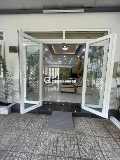 NHÀ SHR PHỐ 1 TRỆT 2 LẦU LIỀN KỀ VINHOMES HÓC MÔN