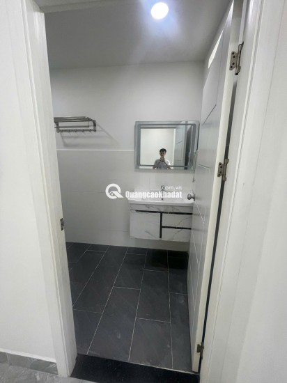 NHÀ SHR PHỐ 1 TRỆT 2 LẦU LIỀN KỀ VINHOMES HÓC MÔN