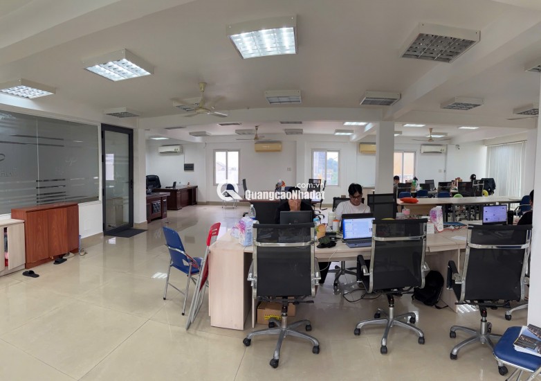 Chỉ còn 1 sàn duy nhất! Cho thuê văn phòng góc 2 mặt tiền ,view siêu đẹp tại Tân Bình