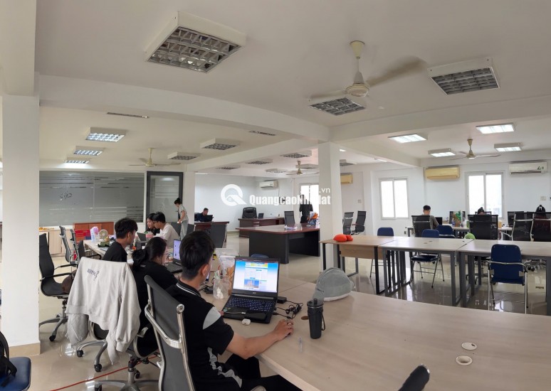 Chỉ còn 1 sàn duy nhất! Cho thuê văn phòng góc 2 mặt tiền ,view siêu đẹp tại Tân Bình
