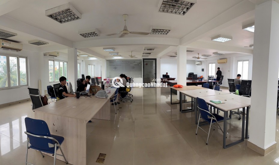 Chỉ còn 1 sàn duy nhất! Cho thuê văn phòng góc 2 mặt tiền ,view siêu đẹp tại Tân Bình