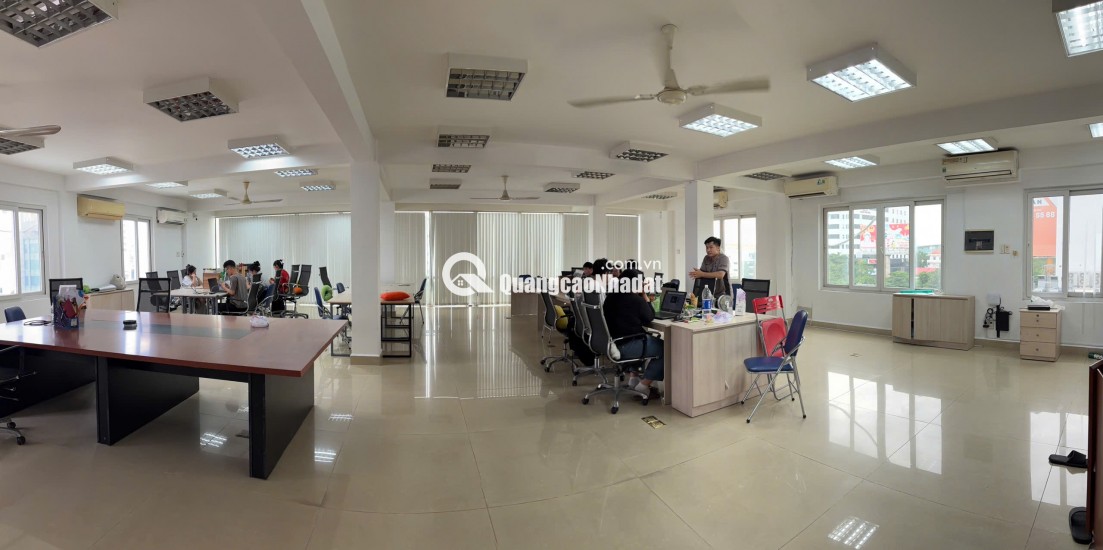 Chỉ còn 1 sàn duy nhất! Cho thuê văn phòng góc 2 mặt tiền ,view siêu đẹp tại Tân Bình