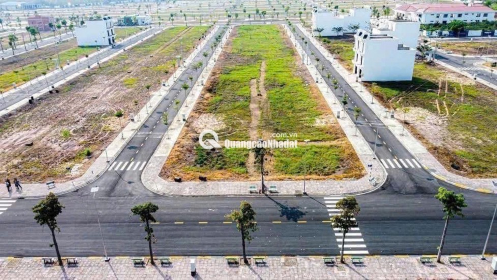 Cần bán gấp lô đất 70m2, Phước Hòa, sổ sẵn, hỗ trợ bank