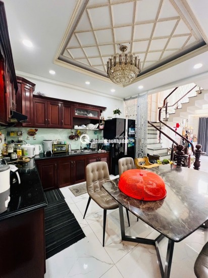  BÁN NHÀ 5 TẦNG ĐƯỜNG AN DƯƠNG VƯƠNG ( 56m2 ) HẺM XE TẢI ĐỐI DIỆN CÔNG VIÊN . Giá nhỉnh nhẹ 7 Tỷ